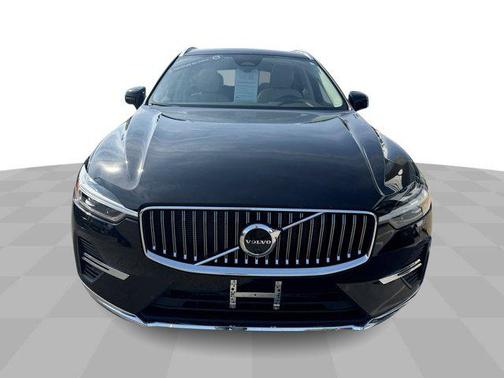 2023 Volvo XC60 Recharge Plug-In Hybrid T8 Plus Bright Theme