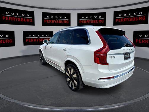2023 Volvo XC90 Recharge Plug-In Hybrid T8 Ultimate 6-Seater