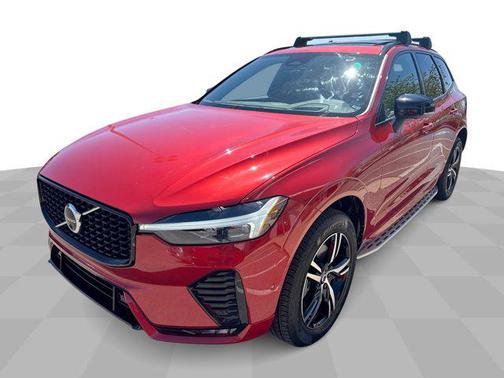 2022 Volvo XC60 B6 R-Design