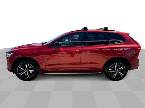 2022 Volvo XC60 B6 R-Design