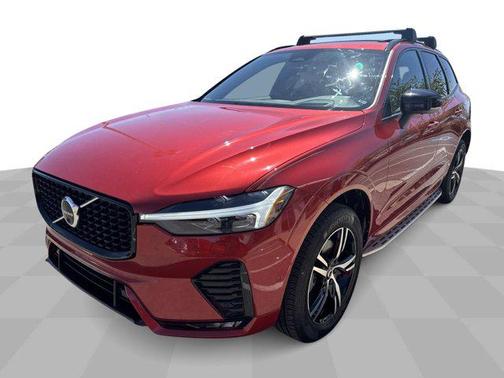 2022 Volvo XC60 B6 R-Design