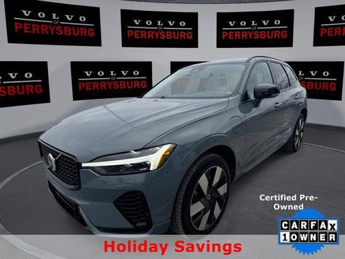 2024 Volvo XC60 Recharge Plug-In Hybrid T8 Plus Dark Theme