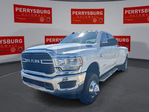 2021 RAM 3500 Big Horn Crew Cab 4x4 8' Box
