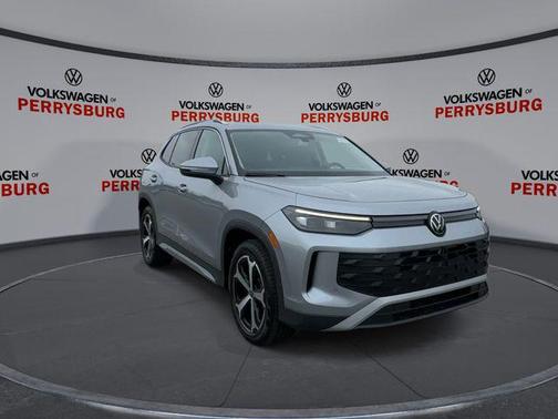 Pyrite Silver Metallic 2026 Volkswagen Tiguan 2.0T SE