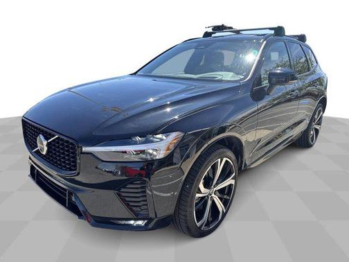 2022 Volvo XC60 B5 R-Design