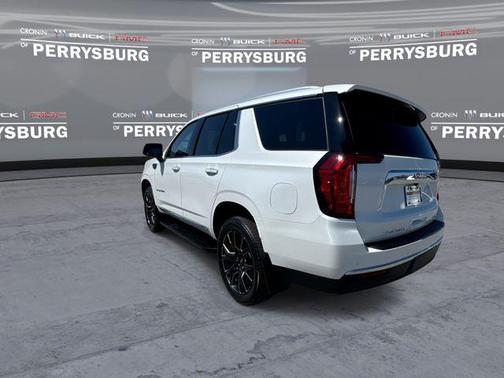 White Frost Tricoat 2023 GMC Yukon SLT