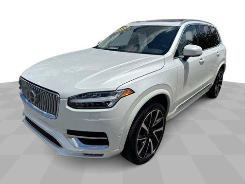 2025 Volvo XC90 B5 Plus