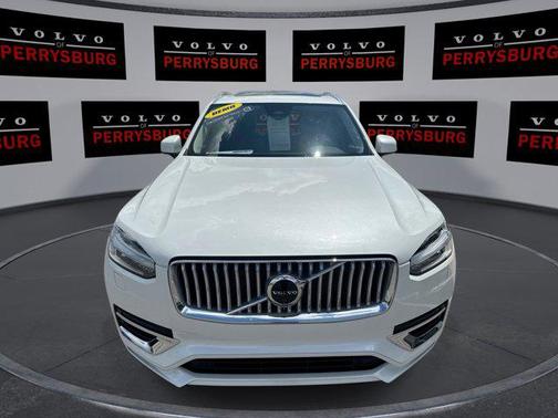 2025 Volvo XC90 B5 Plus