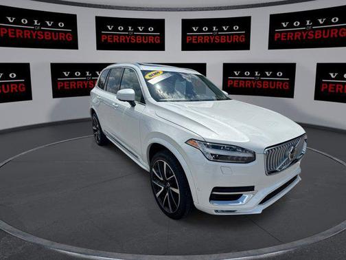 2025 Volvo XC90 B5 Plus