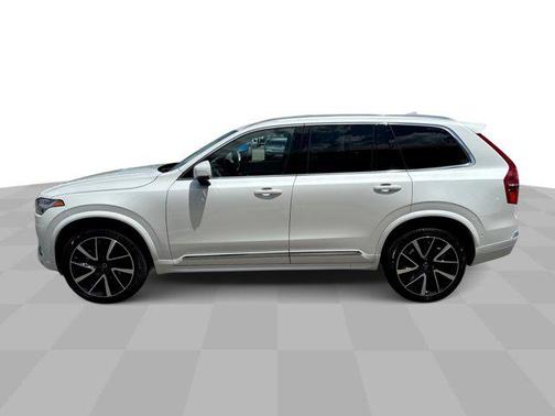 2025 Volvo XC90 B5 Plus