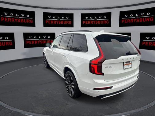 2026 Volvo XC90 B6 Ultra Dark Theme 7-Seater