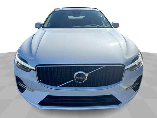 2022 Volvo XC60 B5 Momentum