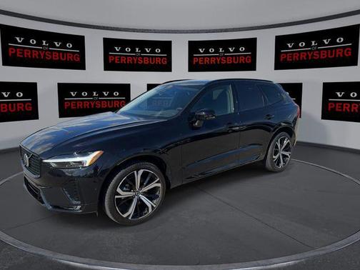Onyx Black Metallic 2024 Volvo XC60 B5 Ultimate Dark Theme