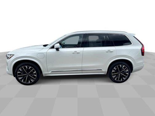 2025 Volvo XC90 Plug-In Hybrid T8 Plus 7-Seater