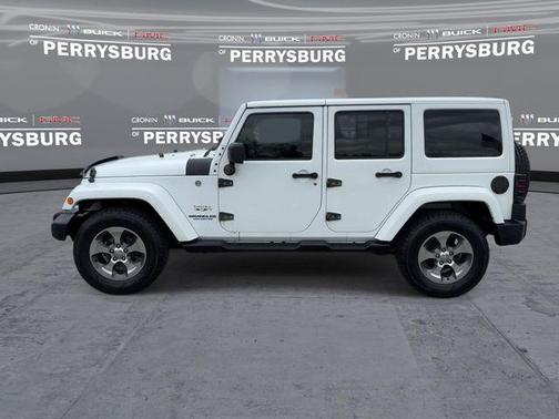 Bright White Clearcoat 2016 Jeep Wrangler Unlimited Sahara