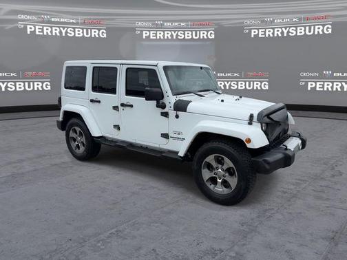 Bright White Clearcoat 2016 Jeep Wrangler Unlimited Sahara