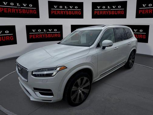 2025 Volvo XC90 Plug-In Hybrid T8 Plus 7-Seater
