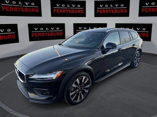 2021 Volvo V60 Cross Country T5