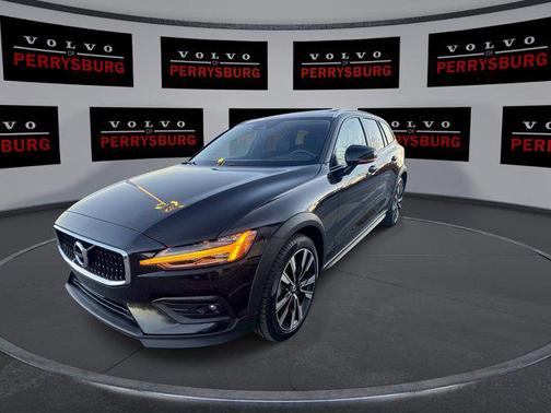 2021 Volvo V60 Cross Country T5