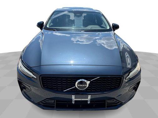 2025 Volvo S60 B5 Core