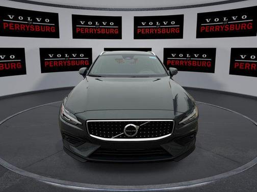 2026 Volvo V60 Cross Country B5 Plus