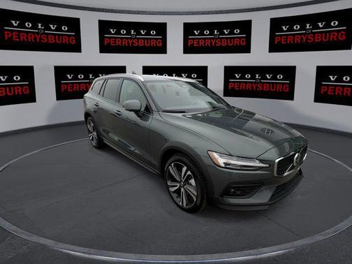 2026 Volvo V60 Cross Country B5 Plus