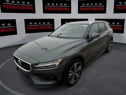 2026 Volvo V60 Cross Country B5 Plus