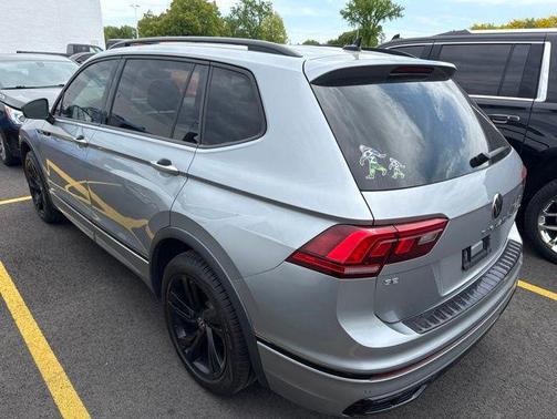 Pyrite Silver Metallic 2023 Volkswagen Tiguan 2.0T SE R-Line Black 4MOTION
