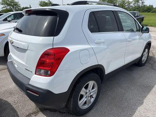 Summit White 2016 Chevrolet Trax LT