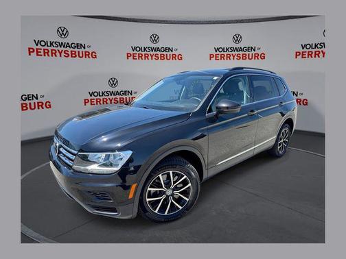 Deep Black Pearl 2021 Volkswagen Tiguan 2.0T SE 4MOTION