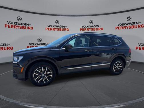 Deep Black Pearl 2021 Volkswagen Tiguan 2.0T SE 4MOTION