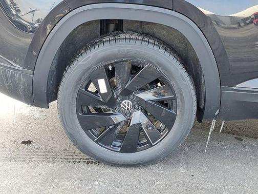 deep black pearl 2026 Volkswagen Atlas Cross Sport 2.0T SE w/Technology 4MOTION
