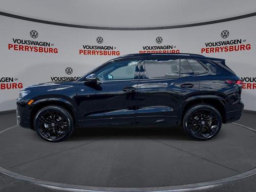 deep black pearl 2026 Volkswagen Tiguan 2.0T SE R-Line Black 4MOTION