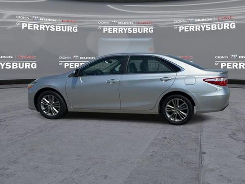 Celestial Silver Metallic 2016 Toyota Camry SE