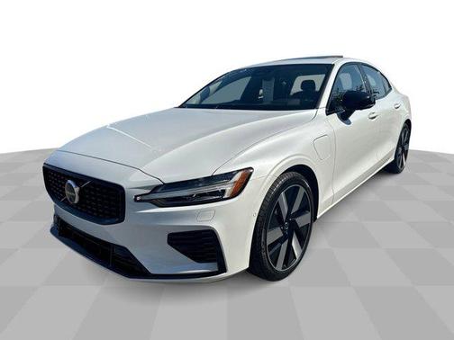 2024 Volvo S60 Recharge Plug-In Hybrid T8 Plus Dark Theme