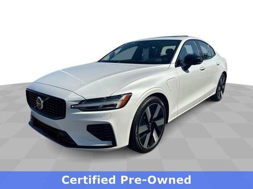 2024 Volvo S60 Recharge Plug-In Hybrid T8 Plus Dark Theme