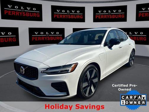 2024 Volvo S60 Recharge Plug-In Hybrid T8 Plus Dark Theme