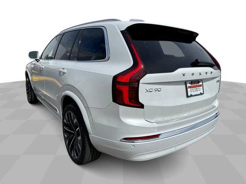 2025 Volvo XC90 B5 Plus 7-Seater