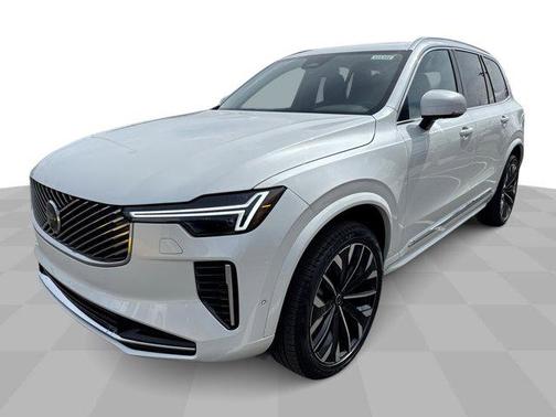 2025 Volvo XC90 B5 Plus 7-Seater