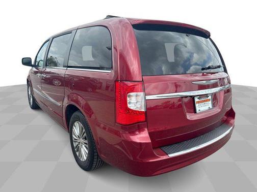 2014 Chrysler Town & Country Touring-L