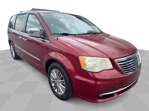 2014 Chrysler Town & Country Touring-L