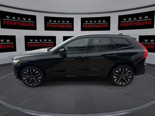 Onyx Black Metallic 2026 Volvo XC60 B5 Ultra