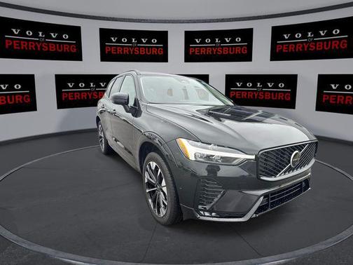 Onyx Black Metallic 2026 Volvo XC60 B5 Plus