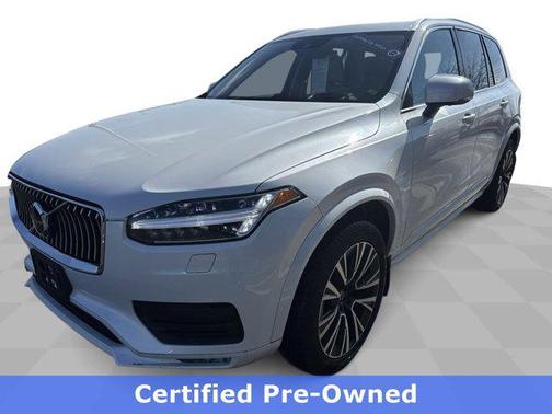 2022 Volvo XC90 T6 Momentum