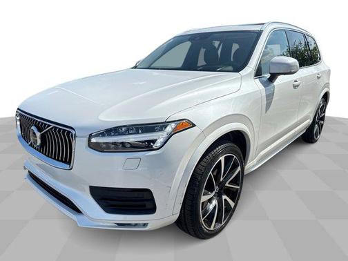 2021 Volvo XC90 T6 Momentum