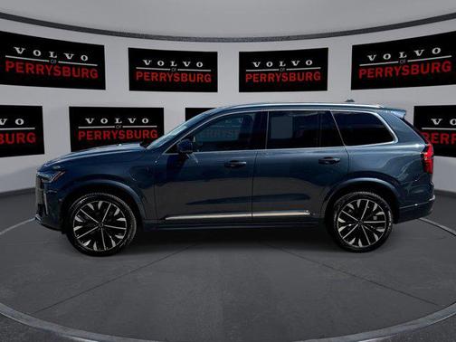 2025 Volvo XC90 Plug-In Hybrid T8 Plus 7-Seater