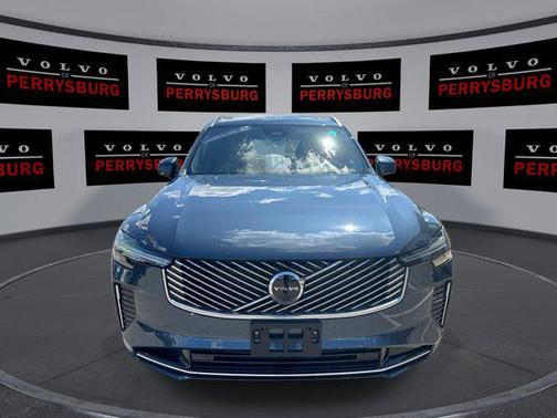 2025 Volvo XC90 Plug-In Hybrid T8 Plus 7-Seater