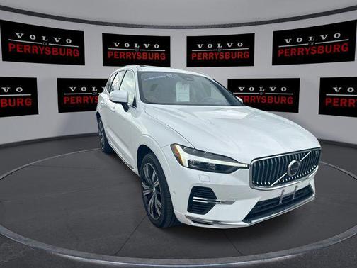 2023 Volvo XC60 Recharge Plug-In Hybrid T8 Ultimate Bright Theme