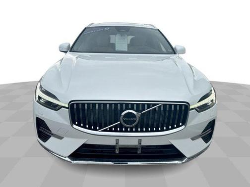 2023 Volvo XC60 Recharge Plug-In Hybrid T8 Ultimate Bright Theme