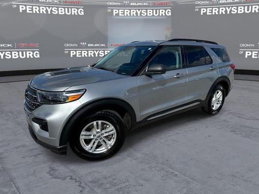 ICONIC SILVER METALLIC 2022 Ford Explorer XLT